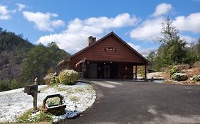 Bearfootin' Retreat In The Great Smoky Mountains